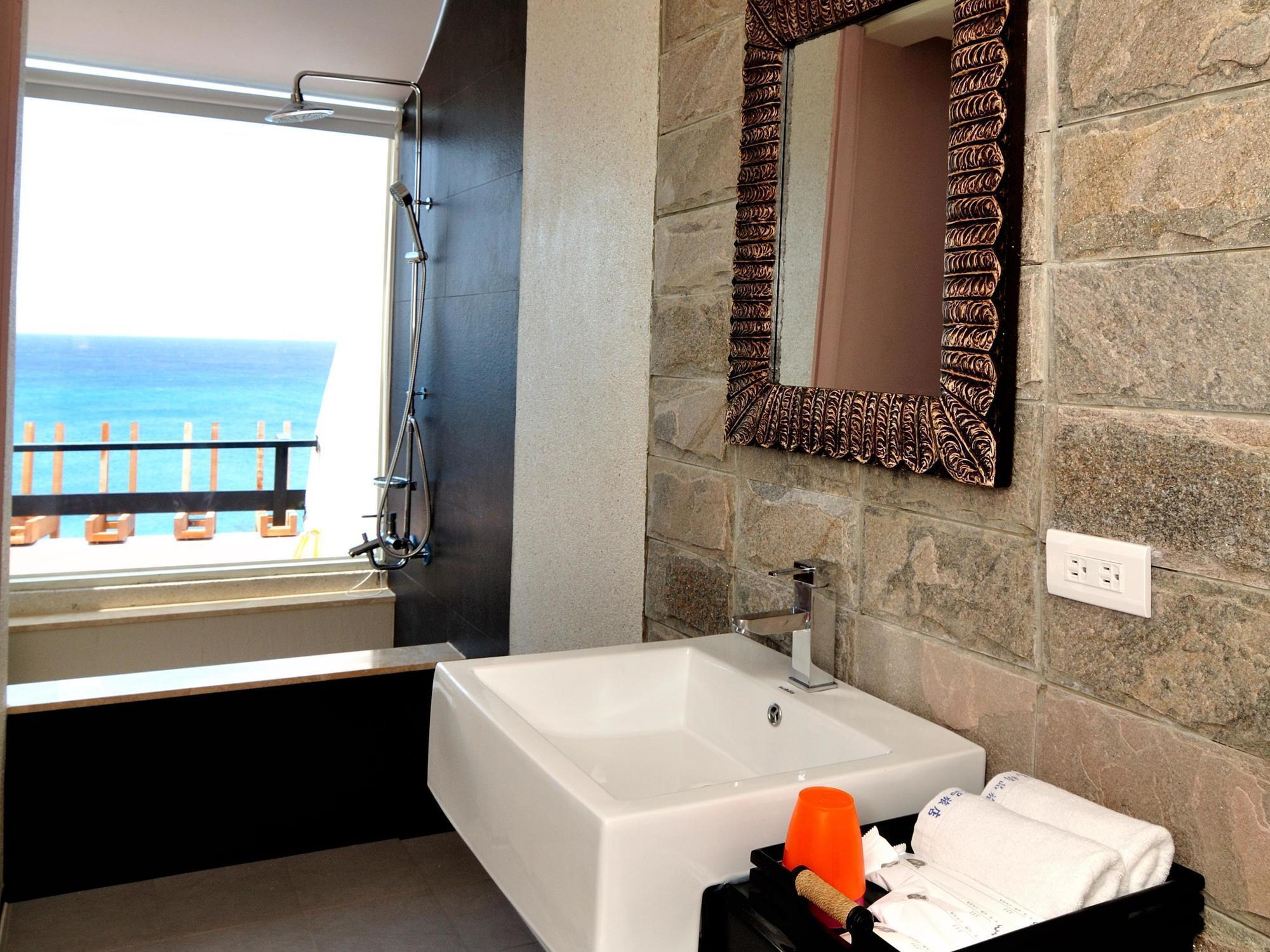 海南島 Bed & Breakfast Cape Eluanbi ภายนอก รูปภาพ